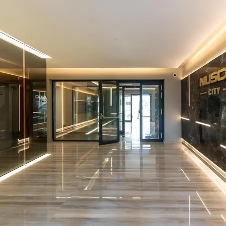 Apartment Stylish 1br With Balcony In Vibrant Business Area *