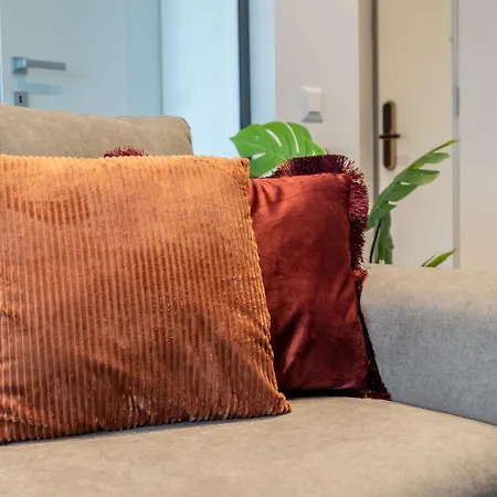 Stylish 1br With Balcony In Vibrant Business Area Apartment Bucharest