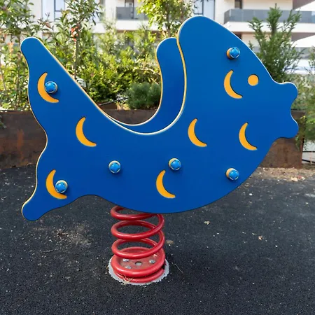 Apartment Stylish 1br With Balcony In Vibrant Business Area *