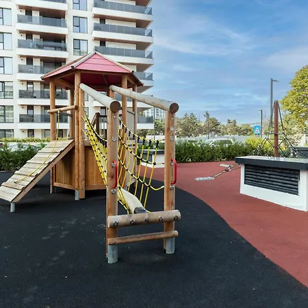 Apartman Stylish 1br With Balcony In Vibrant Business Area *