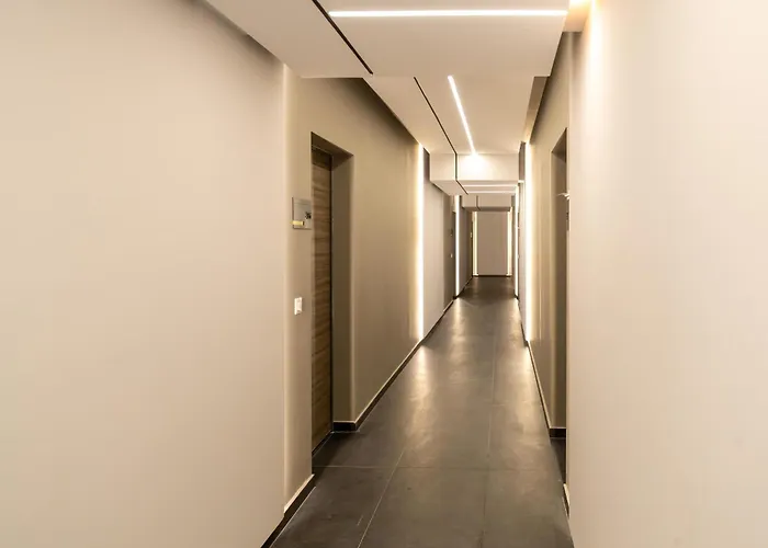 Daire Stylish 1br With Balcony In Vibrant Business Area
