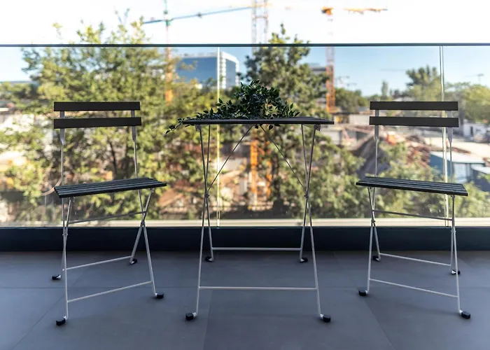 Stylish 1br With Balcony In Vibrant Business Area * Bucureşti