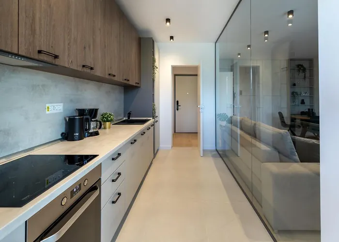 Stylish 1br With Balcony In Vibrant Business Area Daire Bükreş
