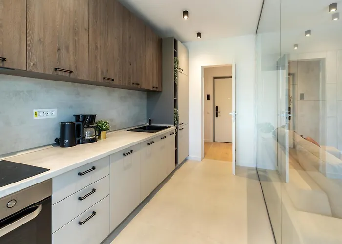 Stylish 1br With Balcony In Vibrant Business Area Daire *