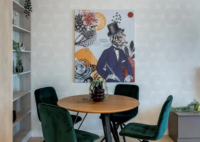 Stylish 1br With Balcony In Vibrant Business Area Daire