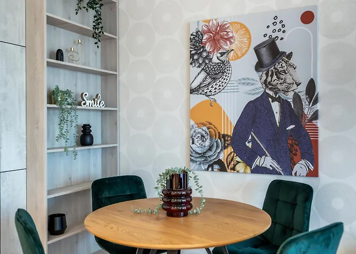 Stylish 1br With Balcony In Vibrant Business Area Daire *