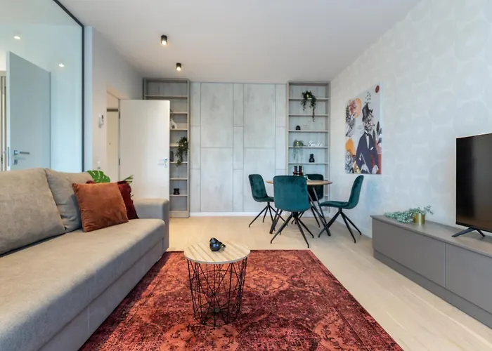 Daire Stylish 1br With Balcony In Vibrant Business Area Bükreş