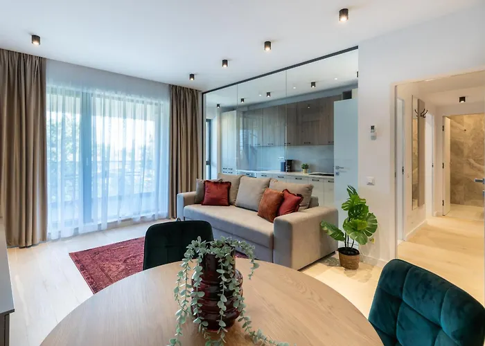 Stylish 1br With Balcony In Vibrant Business Area Bükreş