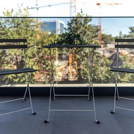 Stylish 1br With Balcony In Vibrant Business Area * Bukareszt