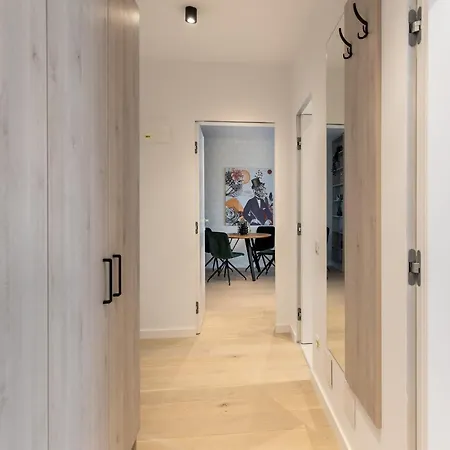 Stylish 1br With Balcony In Vibrant Business Area Apartament Bukareszt